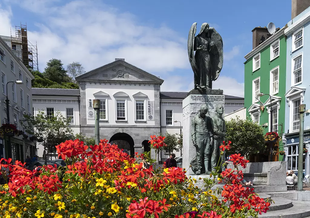 Lusitania Memorial post