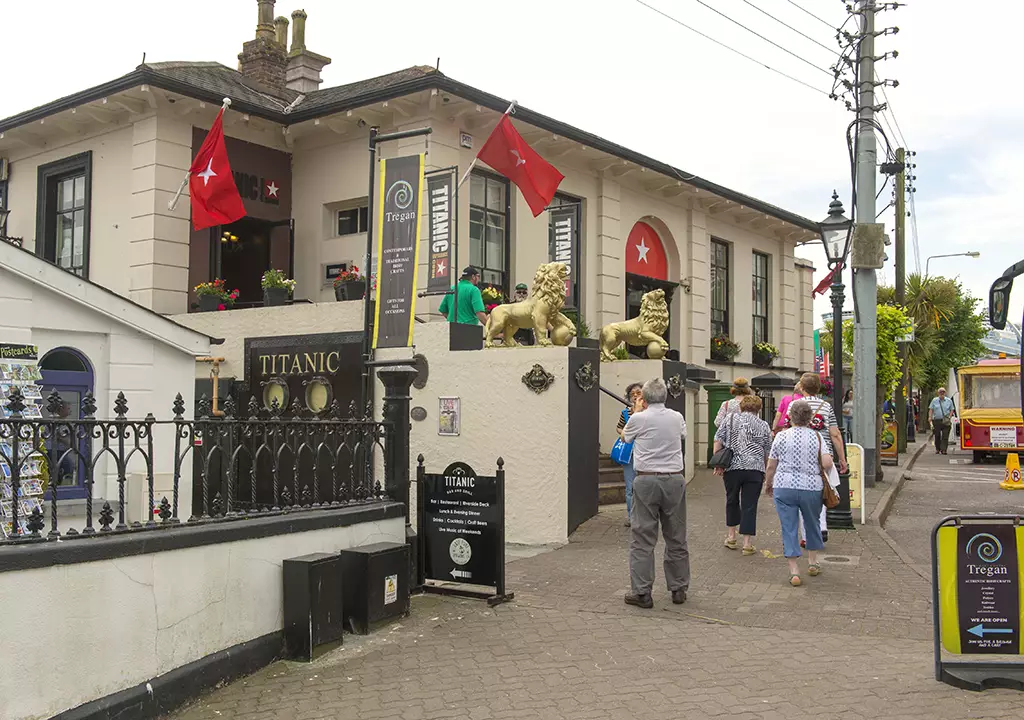 Visitors Arriving at Titanic Cobh Experience